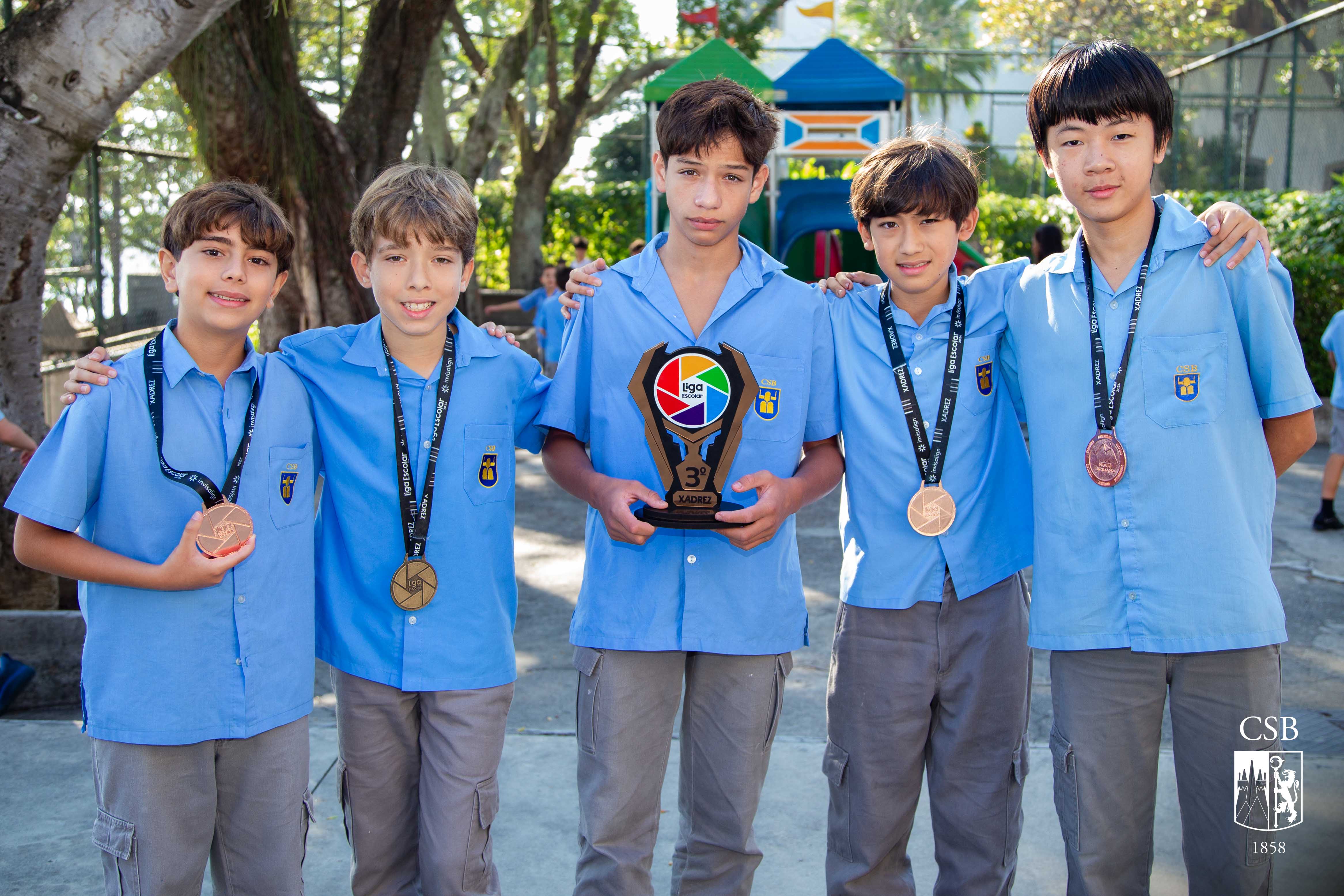 Grupo de alunos conquista medalha em campeonato de xadrez