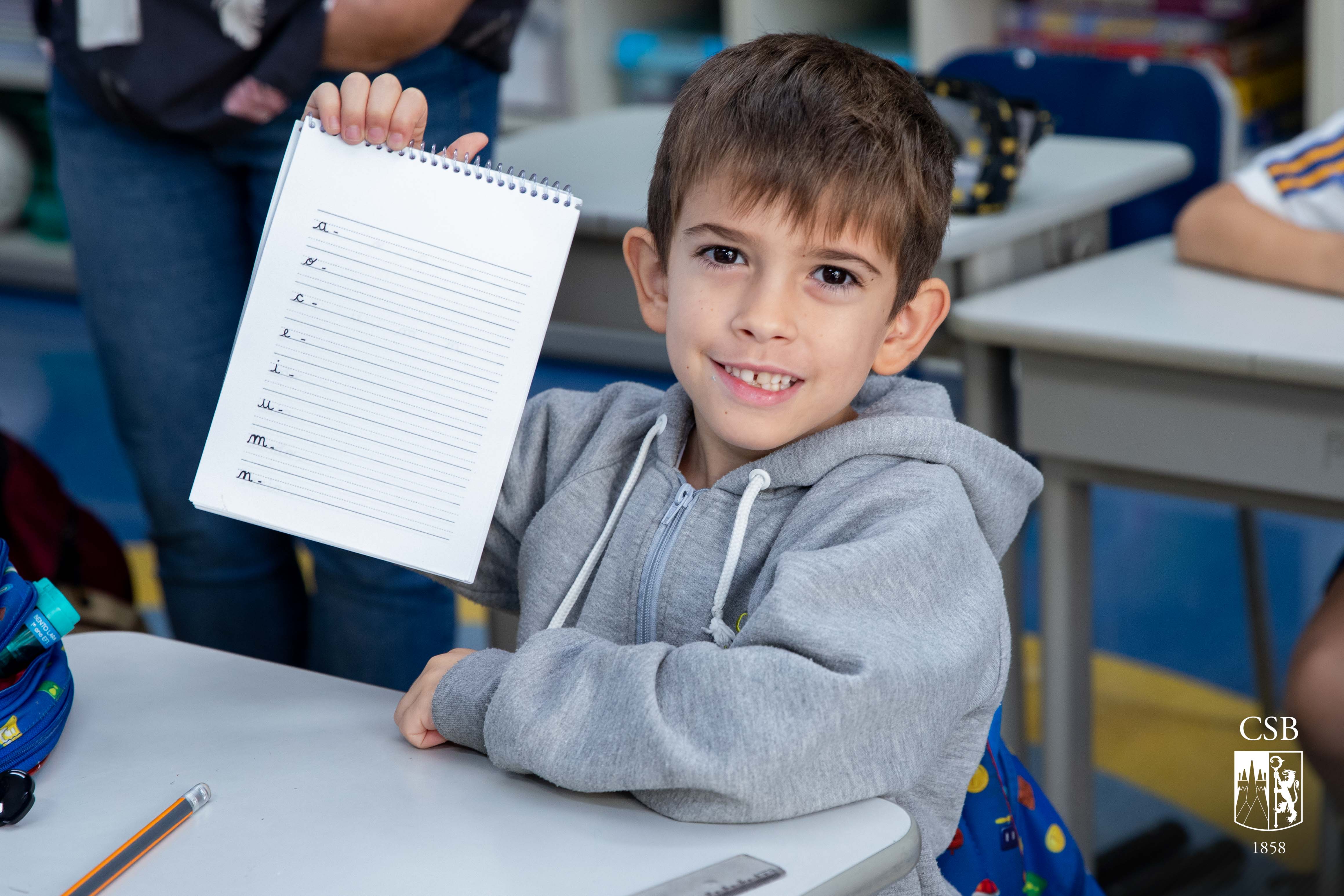 1º ano EF inicia aprendizado da letra cursiva