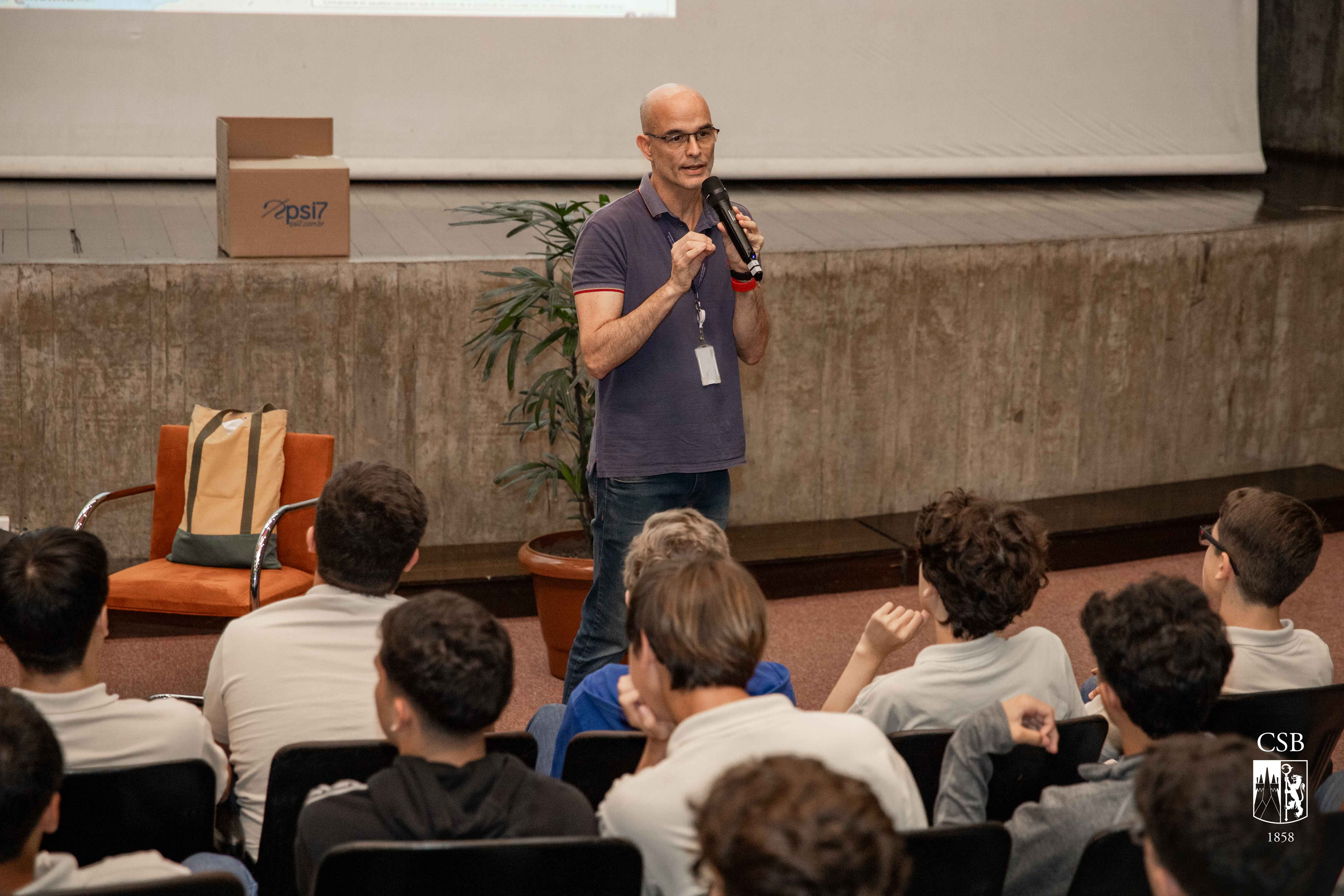 Bruno Scheuenstuhl, Professor de Geografia, palestra para Ensino Médio