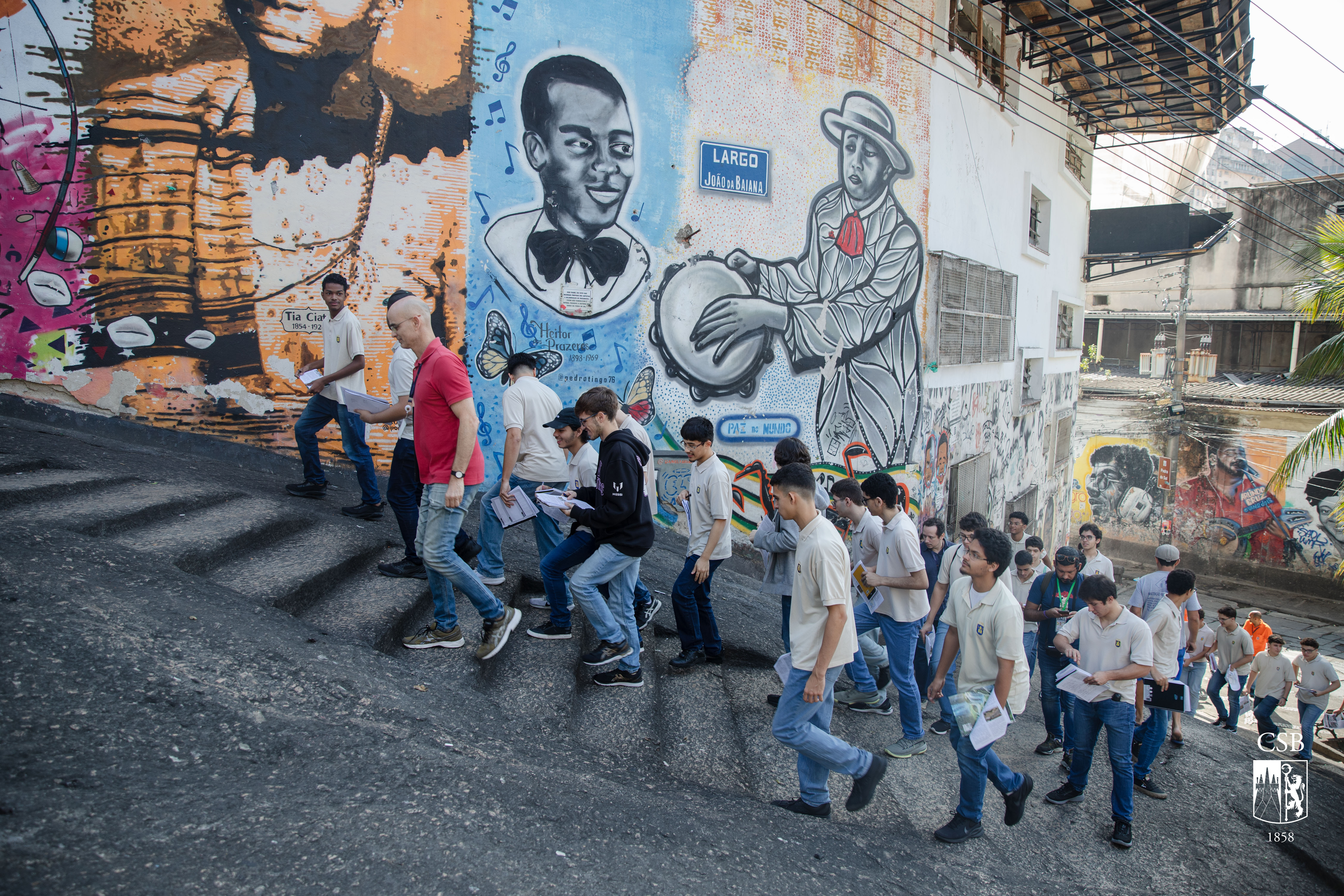 Alunos da 2ª série EM participam do Circuito Histórico de Herança Africana