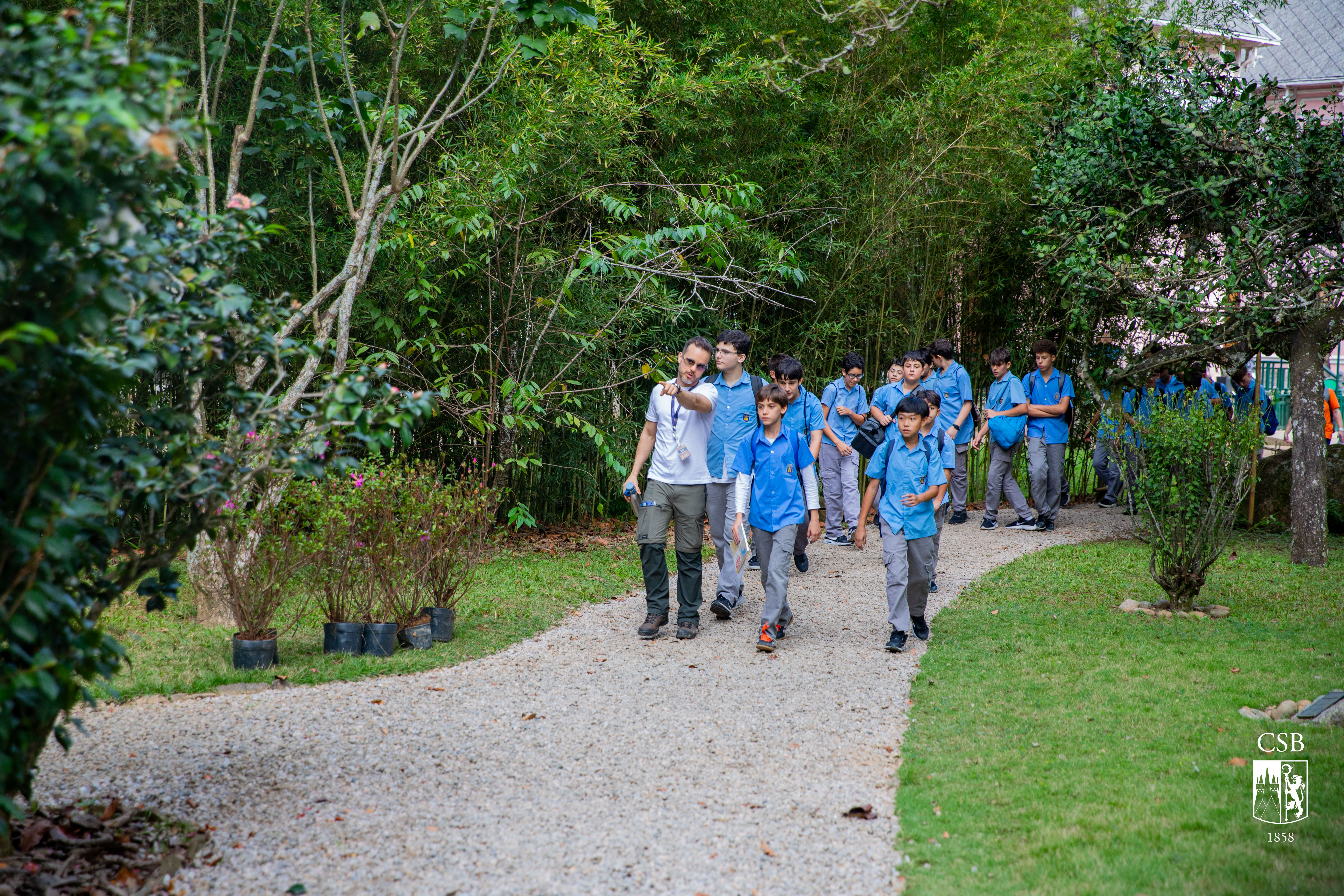 7º ano EFII participa de aula de campo no Jardim Botânico